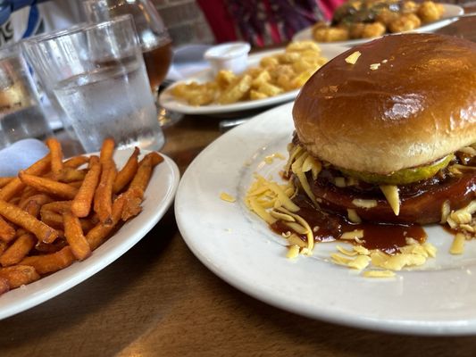 New State Burgers & Spirits by null