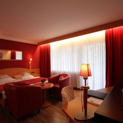 Almhotel Pinter - Themenzimmer Pünkthenzimmer http://www.hotel-dolcevita-bodenmais.de/hotel-dolce-vita/preise/preise.html