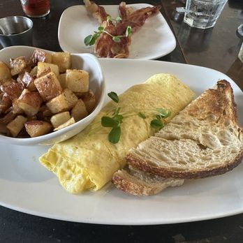 Brooklyn Street Local - Breakfast potatoes, Ham and Cheddar Omelette, and toast - Diners Near Me - Detroit, Michigan