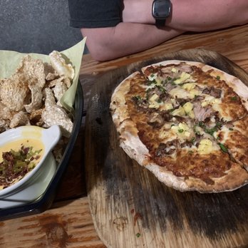 Maui Brewing - Chicharrones & Beer Cheese Dip and flatbread pizza - Brewpubs Near Me - Lahaina, Hawaii Maui Brewing - Chicharrones & Beer Cheese Dip and flatbread pizza - Brewpubs Near Me - Lahaina, Hawaii