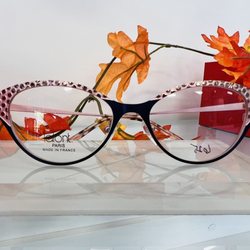 Artsy LaFont women's frame. Handmade in Paris.