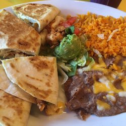 El Chato's Restaurant - Beautifully plated chicken quesadillas. This is how aesthetically pleasing all my plates have looked here. Tastes as good as you think!