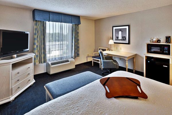 Hampton Inn & Suites Cape Cod-West Yarmouth by null