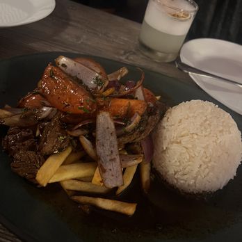 305 Peruvian Modern Cuisine - Lomo Saltado - Peruvian Near Me - Miami, Florida 305 Peruvian Modern Cuisine - Lomo Saltado - Peruvian Near Me - Miami, Florida