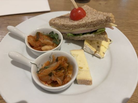 Munich Marriott Hotel by null