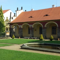 Zámek Libochovice - Stáje