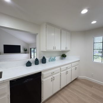 Trustie Co - After the beautiful counter and cabinet reno - Handyman Near Me - Costa Mesa, California Trustie Co - After the beautiful counter and cabinet reno - Handyman Near Me - Costa Mesa, California