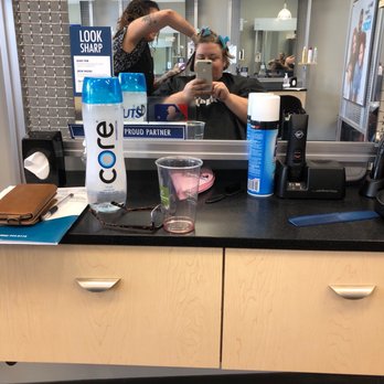 Supercuts - Getting highlights. - Hair Salons Near Me - SPRING HILL, Florida Supercuts - Getting highlights. - Hair Salons Near Me - SPRING HILL, Florida