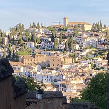 La Alhambra y El Generalife - Landmarks & Historical Buildings Near Me - Granada, GR La Alhambra y El Generalife - Landmarks & Historical Buildings Near Me - Granada, GR