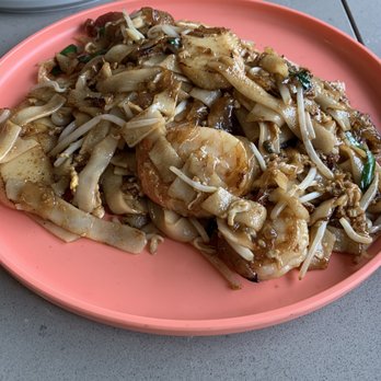 Potluck Hawker Eatery - Char Kway Teow - Indonesian Near Me - Vancouver, British Columbia