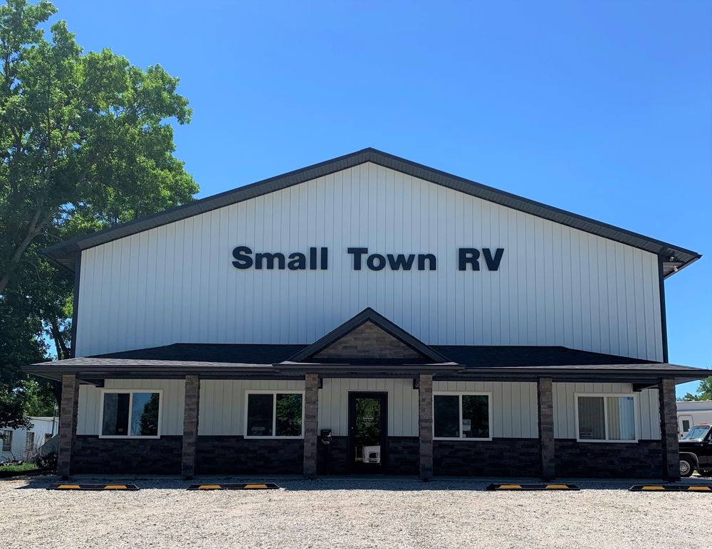 SMALL TOWN RV Updated August 2024 112 Miller St, Mallard, Iowa RV