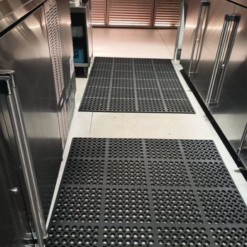 CA Essential Cleaning Services - After of cleaning mats and floor - Office Cleaning Near Me - San Jose, California
