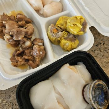 Ginger & Garlic - Pork ribs too much bone, shrimp dumplings were OK and Sui Mai was oversteamed. - Dim Sum Near Me - Honolulu, Hawaii