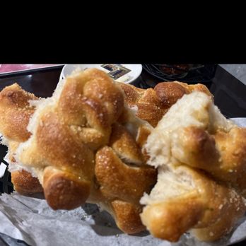 Roma Italian Restaurant - Fresh garlic bread to start - Italian Near Me - Bellevue, Nebraska