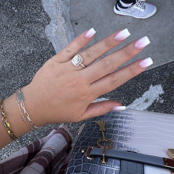 Luxy Nails and Spa - Ombré acrylic nail set with Lisa - Nail Salons Near Me - Melbourne, Florida