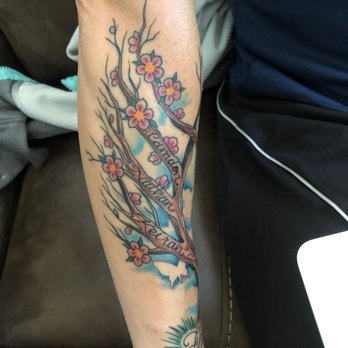 Ponderosa Tattoo - Tattoo Near Me - Vacaville, California Ponderosa Tattoo - Tattoo Near Me - Vacaville, California