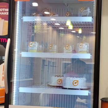 Orange Leaf Frozen Yogurt - Cake and cake slices - Ice Cream & Frozen Yogurt Near Me - Buckeye, Arizona