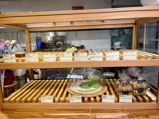 Sift Cakes and Cookies by null