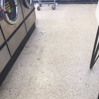Dover Coin Laundry - Trash and sticky floor. - Laundromat Near Me - Dover, Ohio