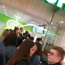 Subway - Schlange, einen Tag nach Eröffnung