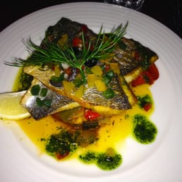 Filets de daurade royale; Confit de legumes niçois Filets de daurade royale; Confit de legumes niçois