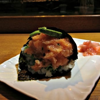 Temakinho - Salmão Abacate Temaki, con tartare di salmone fantastica, erba cipollina, maionese, avocado: che buono! - Brazilian Near Me - Milan, Michigan Temakinho - Salmão Abacate Temaki, con tartare di salmone fantastica, erba cipollina, maionese, avocado: che buono! - Brazilian Near Me - Milan, Michigan