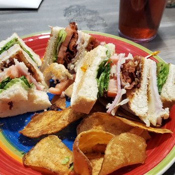 Blue Crab Restaurant - Club - Seafood Near Me - West Point, Virginia