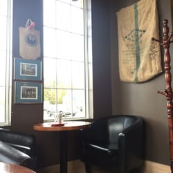 Cafe O Roaster & Bakery - Interior space. Cosy.