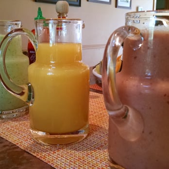 Ratna Ling - Avocado citrus smoothie, orange juice, banana berry smoothie - Yoga Near Me - Cazadero, California