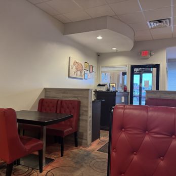 Taste of India - Lots of seating! - Indian Near Me - Brookfield, Wisconsin