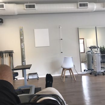 Hillside Physical Therapy - Icing down my knee after a tough PT session - Physical Therapy Near Me - La Cañada Flintridge, California