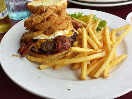 Lucky's Burger & Brew by null