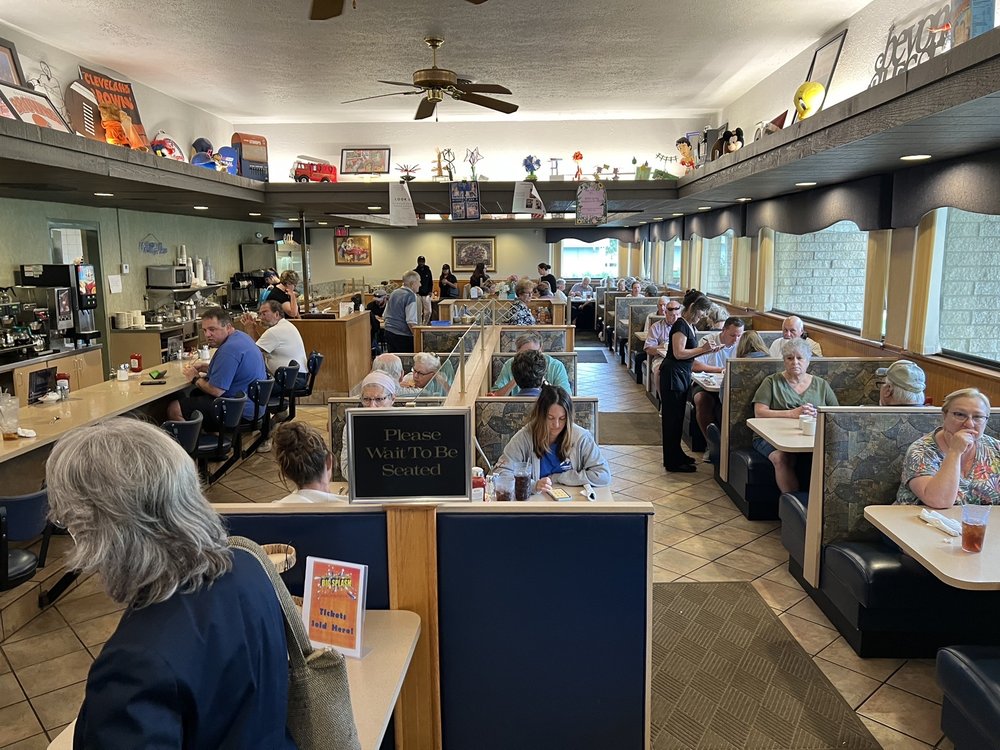 Pickett’s Place On The Ridge, North Ridgeville Roadtrippers