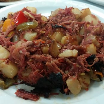 Maggies On Meeker - Corner Beef Hash side - American Near Me - Kent, Washington
