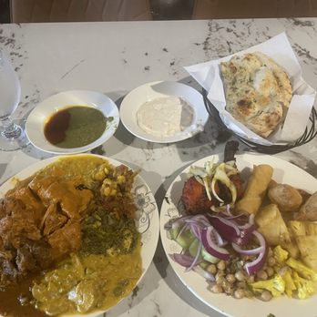 India Palace - My Lunch Buffet selection with a choice of butter or garlic naan, chose garlic this time! The Naan is made fresh and is very fluffy! - Indian Near Me - Norwalk, California India Palace - My Lunch Buffet selection with a choice of butter or garlic naan, chose garlic this time! The Naan is made fresh and is very fluffy! - Indian Near Me - Norwalk, California