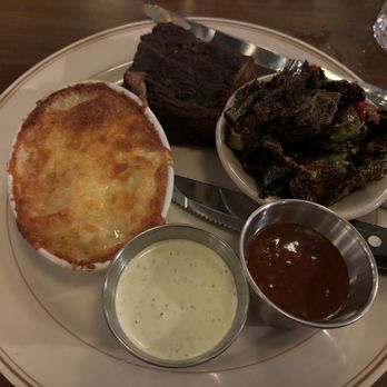 Lincoln Yard - Short ribs, Mac and cheese and Brussels sprouts - Comfort Food Near Me - Birmingham, Michigan Lincoln Yard - Short ribs, Mac and cheese and Brussels sprouts - Comfort Food Near Me - Birmingham, Michigan