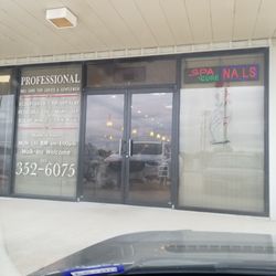 B & J Nails - Call to get worked in