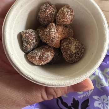 Lydgate Chocolate Tasting Room - Honey roasted macadamia nuts, soo good - Chocolatiers & Shops Near Me - Kapaʻa, Hawaii