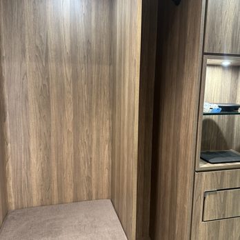 Pure Glow - Prep room - Spray Tanning Near Me - Nashville, Tennessee Pure Glow - Prep room - Spray Tanning Near Me - Nashville, Tennessee