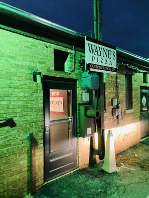 Wayne's Pizza by null