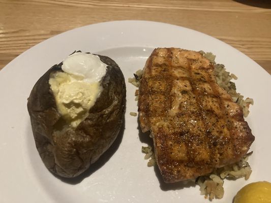 Aubrey's Hixson by null