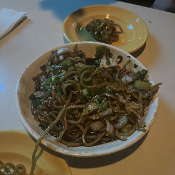 Pearl Diver - Lo Mein - Hawaiian Near Me - Nashville, Tennessee