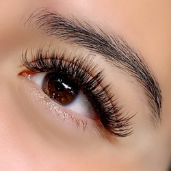 Elegant Lashes By Katie - Natural Volume