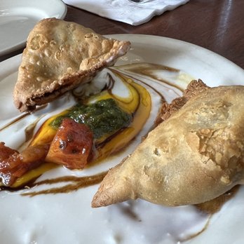 Avatar's Restaurant - Vegetarian Samosa Plate - Indian Near Me - Sausalito, California Avatar's Restaurant - Vegetarian Samosa Plate - Indian Near Me - Sausalito, California