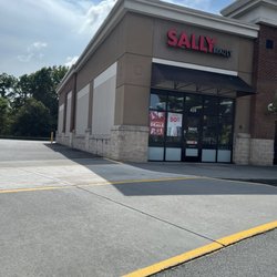 Sally Beauty Supply - Outside of entrance