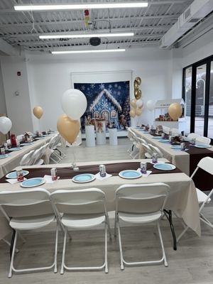 Huckleberry Play by null