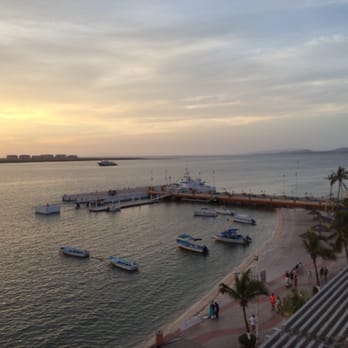 Malecón de la Paz - Landmarks & Historical Buildings Near Me