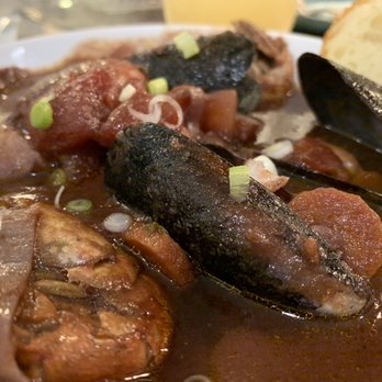 Atrium Kitchen - Cioppino - Cooking Classes Near Me - Seattle, Washington Atrium Kitchen - Cioppino - Cooking Classes Near Me - Seattle, Washington