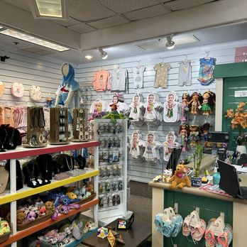Maui Toy Chest - Children's Clothing Near Me - Kihei, Hawaii Maui Toy Chest - Children's Clothing Near Me - Kihei, Hawaii
