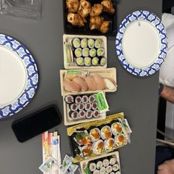 Nijiya Market - Japanese sushi